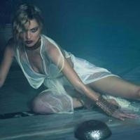 İngiliz top model Türk hamamında