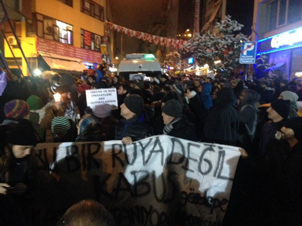 Gazeteci Nuh Köklünün öldürülmesi protesto ediliyor