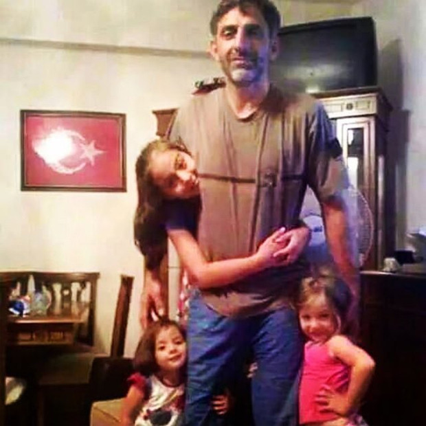Gülben Ergen  Başkomiser Ahmet Çamurun şehit edilmesine isyan etti