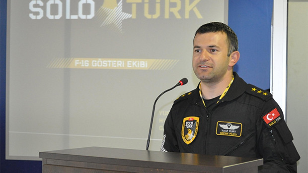 Göklerin kartalları Solo Türk pilotları öğrencilerle buluştu