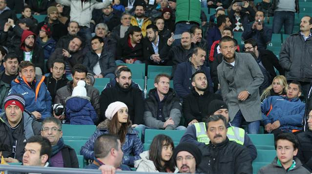 Torku Konyaspor-Beşiktaş maçında facianın eşiğinden dönüldü