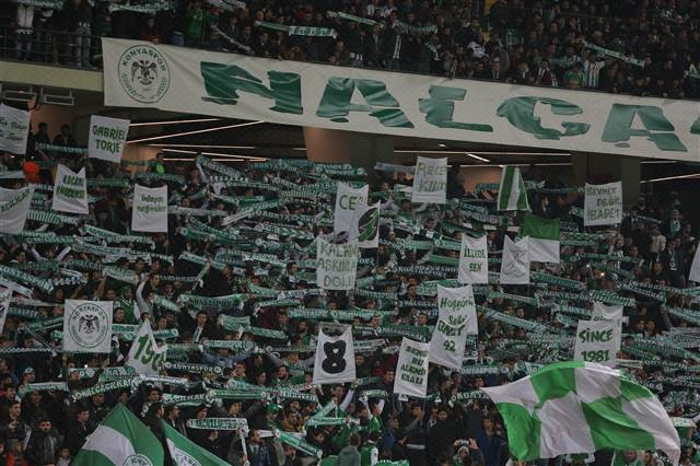 Torku Konyaspor-Beşiktaş maçında facianın eşiğinden dönüldü
