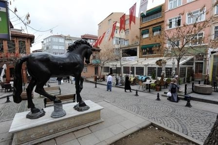 Tanrıyı Şehre çağırmalı