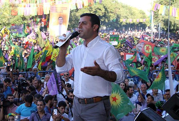 Murat Özçelik: Irakta seyirciyiz