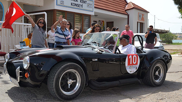 Klasik otomobiller görenleri hayran bıraktı