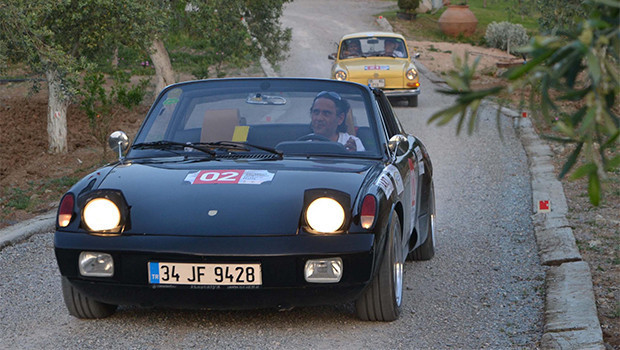 Klasik otomobiller görenleri hayran bıraktı