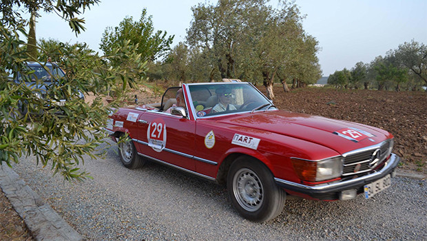 Klasik otomobiller görenleri hayran bıraktı