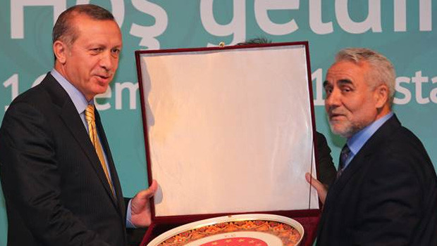 Başbakan Tayyip Erdoğan Bülent Ersoy ile ayaküstü sohbet etti