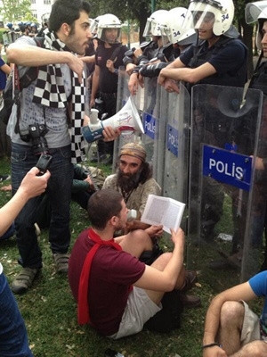 Gezi Parkına şafak baskını