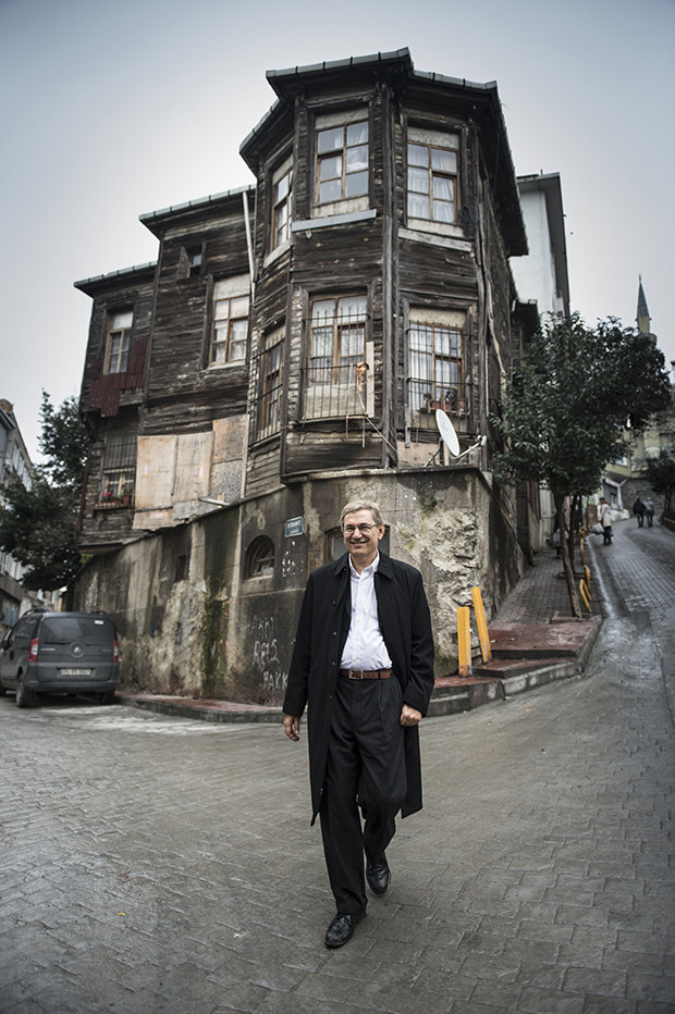 Orhan Pamuk: Türkiye’de düşünce özgürlüğü yerlerde sürünüyor