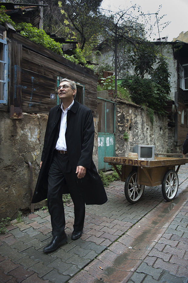 Orhan Pamuk: Türkiye’de düşünce özgürlüğü yerlerde sürünüyor