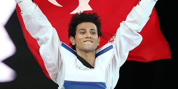 Baküde şok Dünya, Olimpiyat ve Avrupa şampiyonu Servet Tazegül ilk turda yenildi