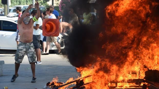 Taksiciler Parisi yaktı