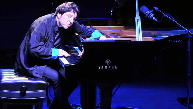Fazıl Saya Antalyadaki İlk Şarkılar konserinde güzel sürpriz