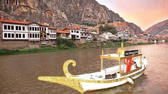 Yazla güzelleşen Amasya