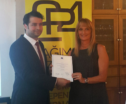 Hürriyete AB gazetecilik ödülü