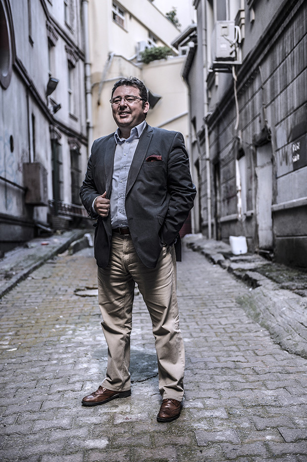 Erkekler bıçaklarken kadınlar zehirliyor