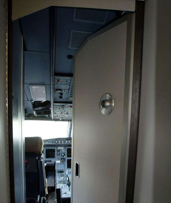 Fransız savcı: İkinci pilot Germanwings uçağını kasten düşürdü