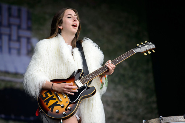 Glastonbury Müzik Festivaline Haim damgasını vurdu