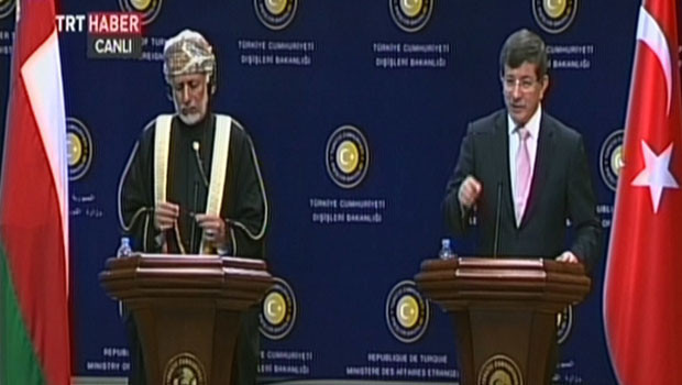 Davutoğlu: Gazetecilerimizden bu raporu reddetmelerini bekleriz