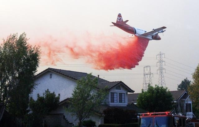 Photo Ed: California fires destroy 1,000 homes