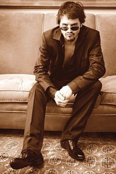 Vesikalık fotoğrafını 5 dakika TV’de gösterseler 15 günde en seksi erkek seçilirsin