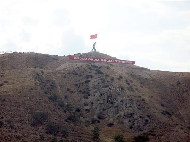 Yeni slogan kışlalarda