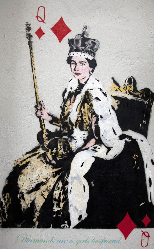 Dünya sanat çevresi  bu kadını konuşuyor