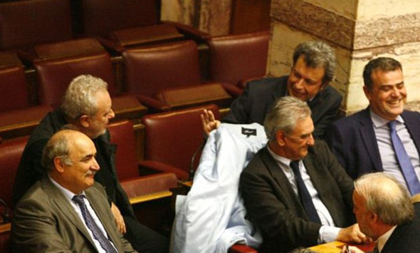 Yunan parlamentosunda parfüm tartışması