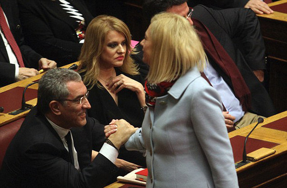 Yunan parlamentosunda parfüm tartışması