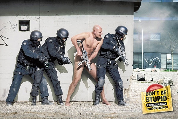 En çarpıcı 60 prezervatif reklamı