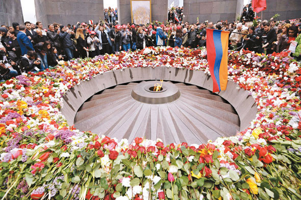 Erivan’da Putin’li Hollande’lı anma