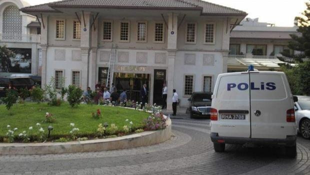Kıbrısta 5 yıldızlı otele kurşun yağdırdılar