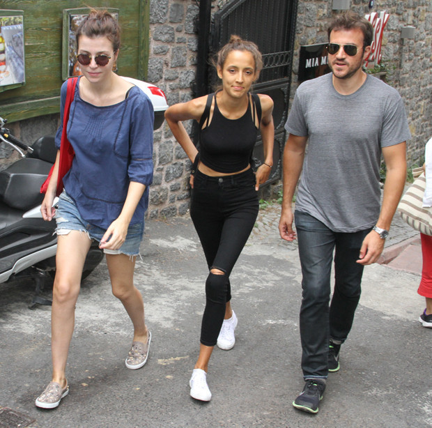 Selma Ergeç kardeşiyle hasret giderdi