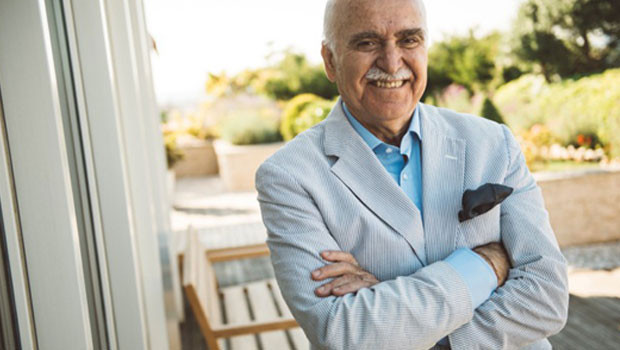 Muhteşem Cerrah Profesör Dr. Ioannis Pallikaris