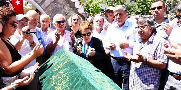 Oktay Akbal son yolculuğuna uğurlandı