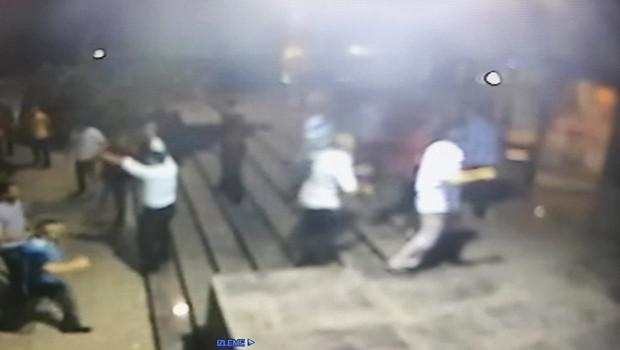 Hürriyete çirkin saldırıya CHP ve MHPden tepki