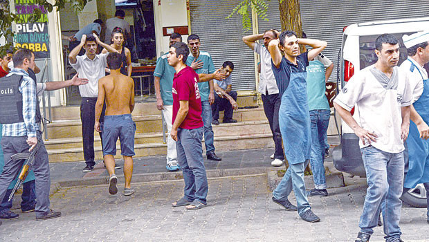 Çorbaya kurşun: 2 ölü