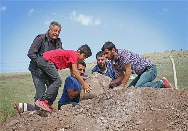 13 köylü son yolculuğuna böyle uğurlandı