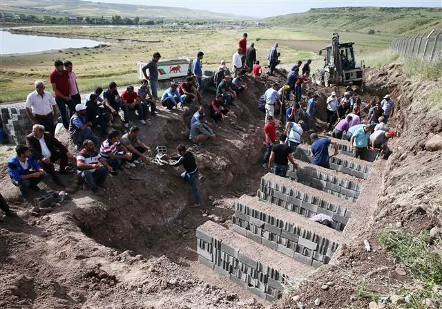 13 köylü son yolculuğuna böyle uğurlandı