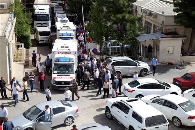 13 köylü son yolculuğuna böyle uğurlandı