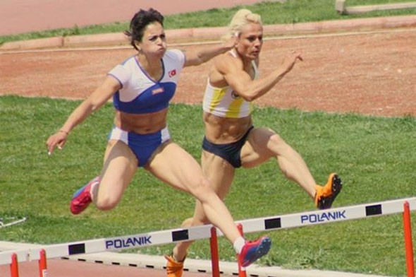 Nagihan Karaderenin bilinmeyen hayatı Nagihan Karaderenin bilinmeyen hayatı