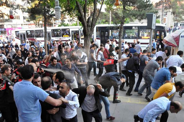 Elazığsporun kongresinde şehir karıştı