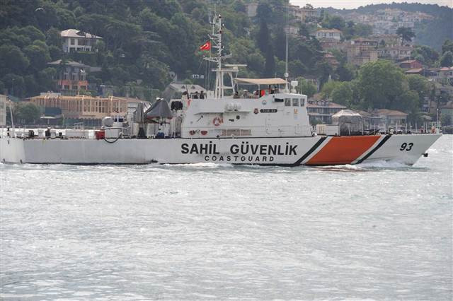 Rus savaş gemisi İstanbul Boğazı’ndan böyle geçti