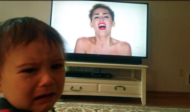 Neden ağlıyorsun evladım Neden ağlıyorsun evladım