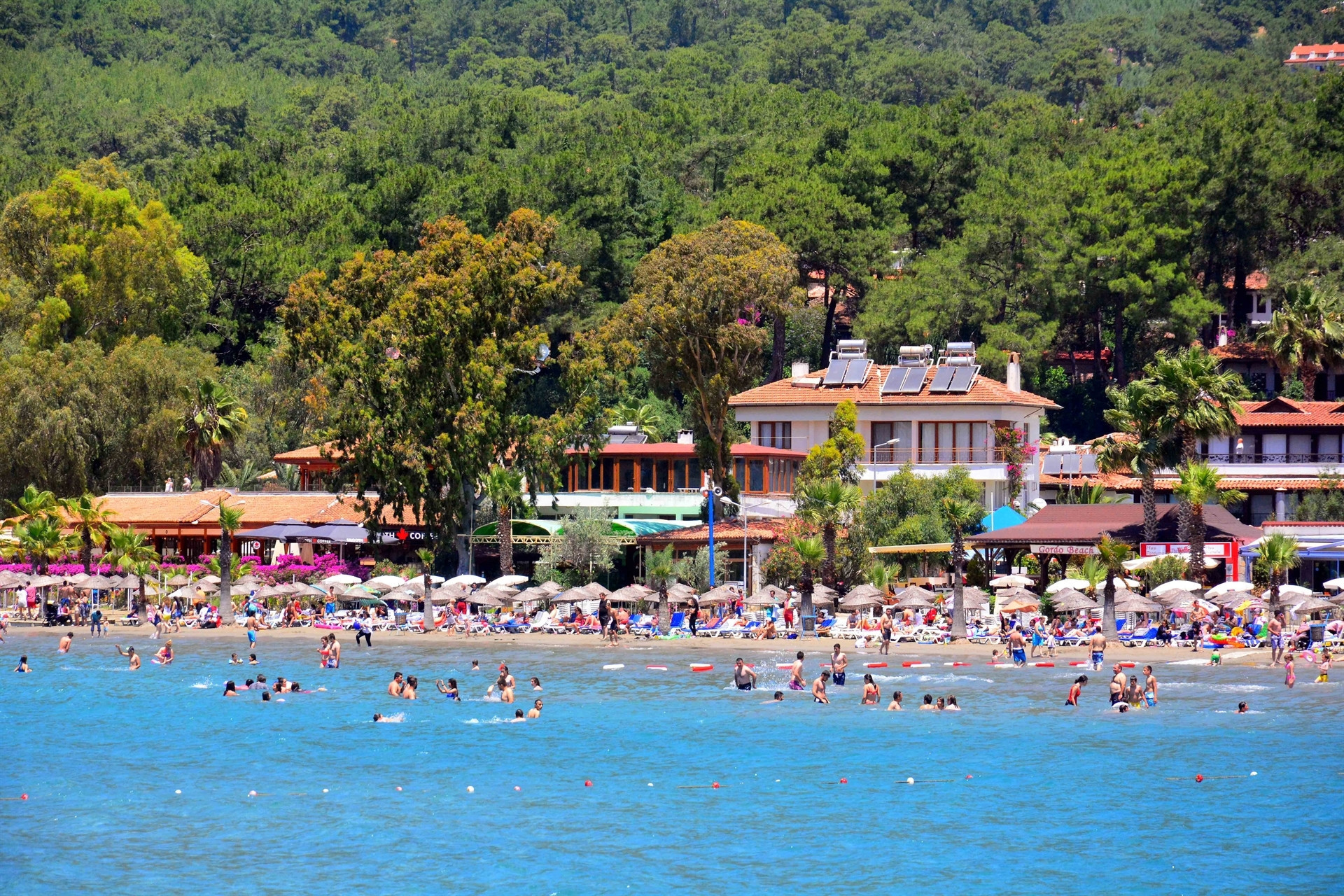 Akyakada plajlar doldu taştı