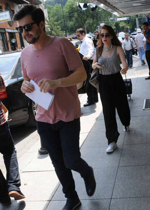 Elçin Sangu sevgilisi ile yemekte