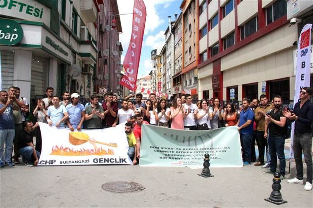 Sivas katliamı anmasında acı görüntüler