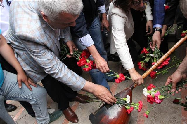 Sivas katliamı anmasında acı görüntüler