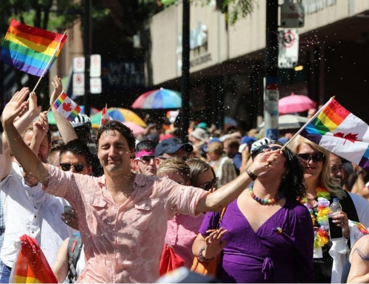 Kanada Başbakanı Justin Trudeau Onur Yürüyüşüne katıldı